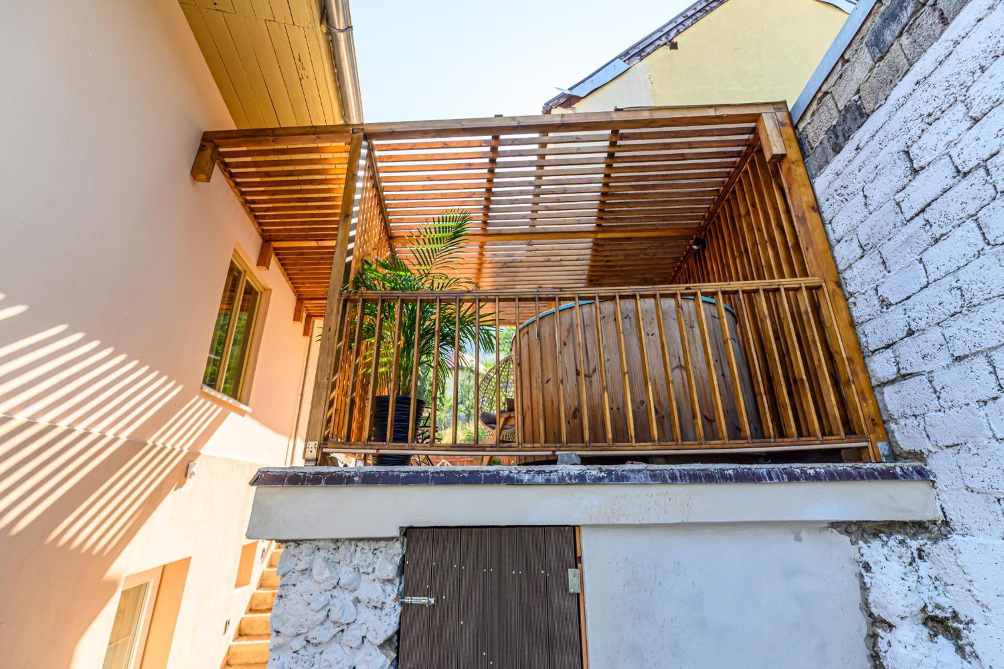 Lagom - Hot Tub Hideout Braşov Exterior foto