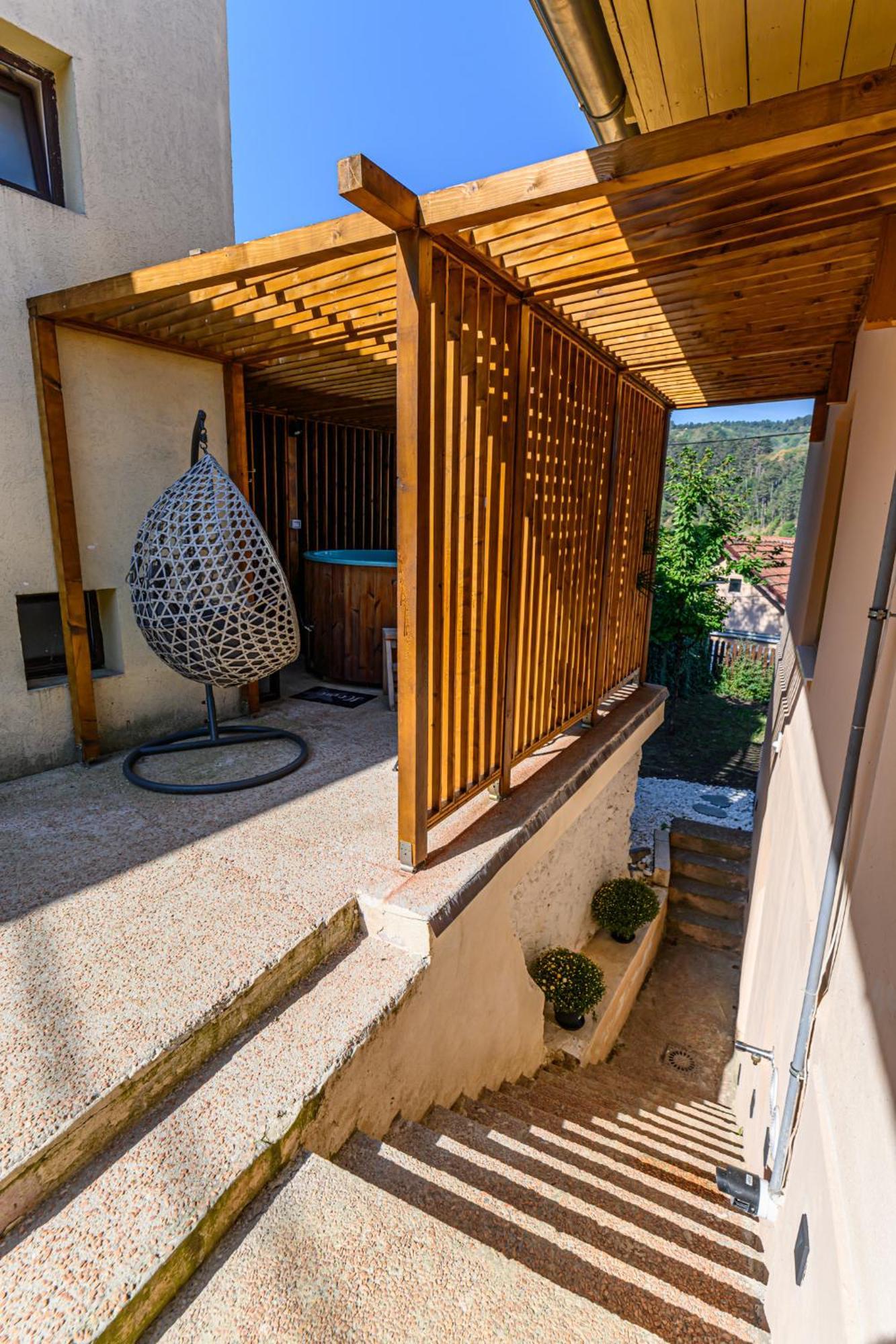 Lagom - Hot Tub Hideout Braşov Exterior foto