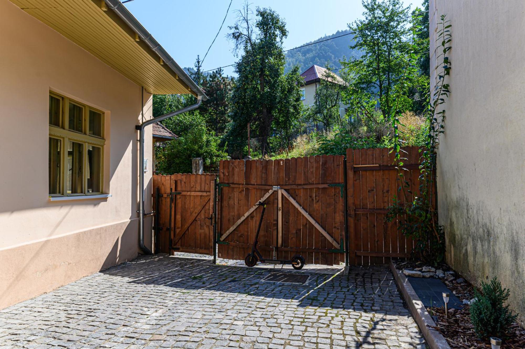 Lagom - Hot Tub Hideout Braşov Exterior foto