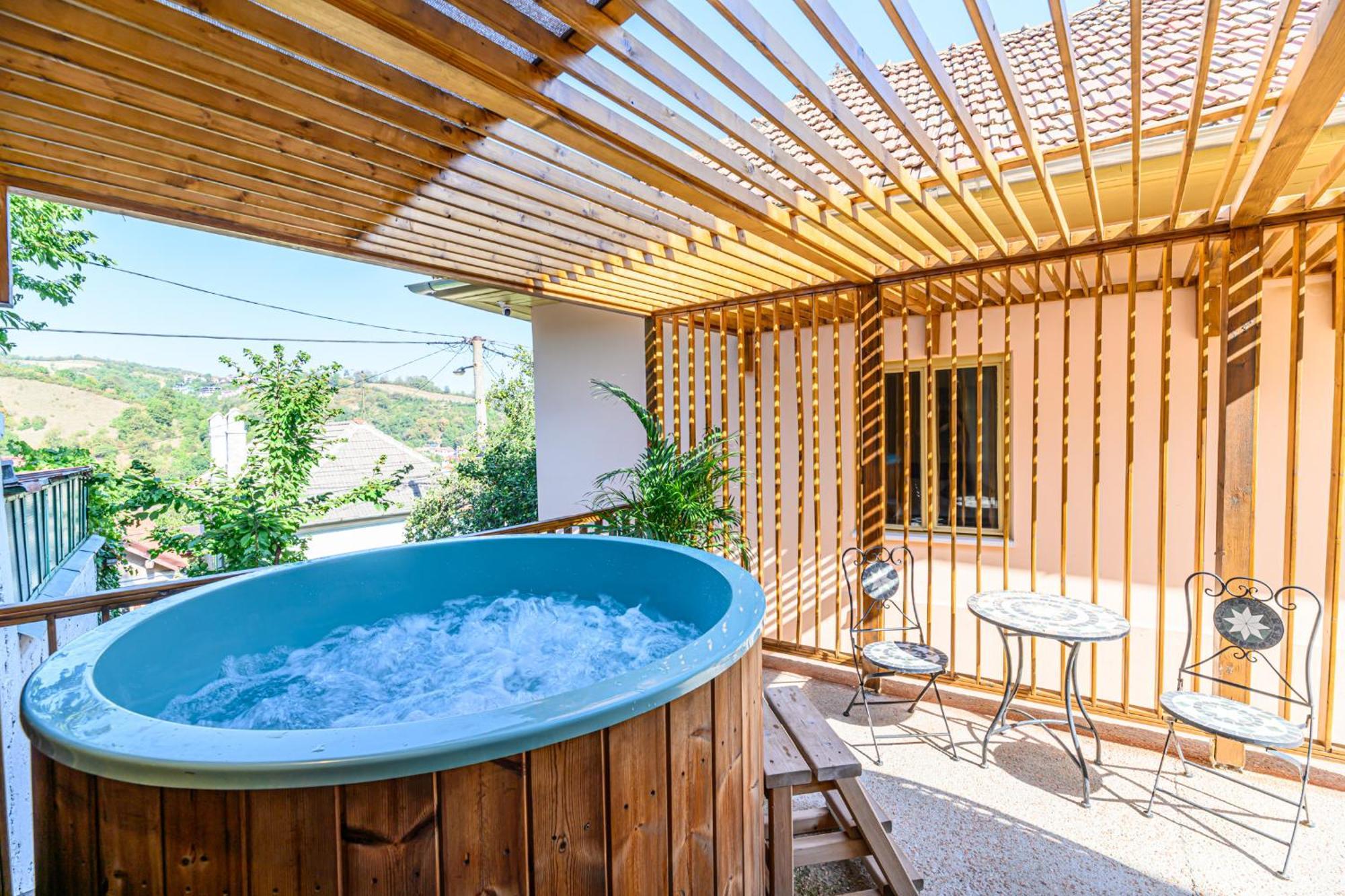 Lagom - Hot Tub Hideout Braşov Exterior foto